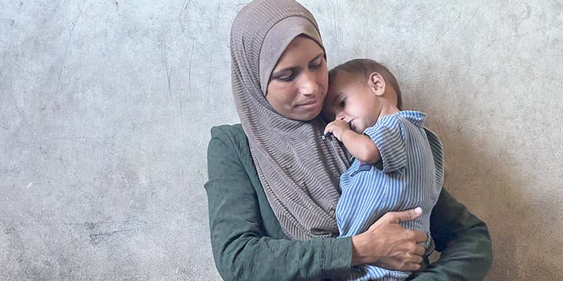 gaza health clinic treating malnutrition